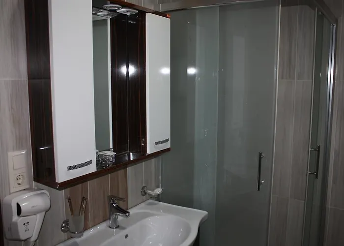 Ozcelik Hotel Salihli