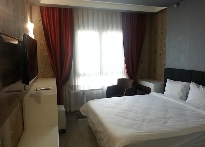 Hotel Ozcelik Salihli